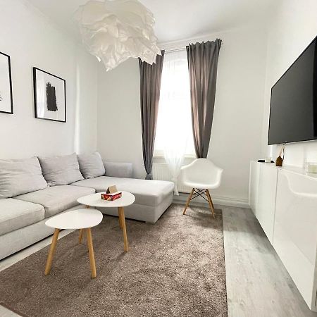 75Qm - 3 Rooms - Free Parking - Mallibase Apartments Hannover Exteriör bild