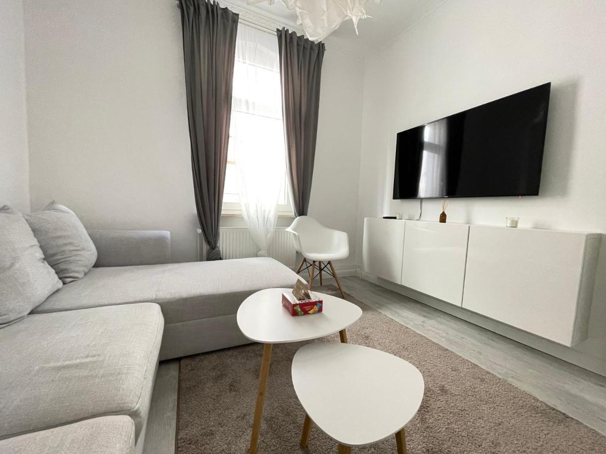 75Qm - 3 Rooms - Free Parking - Mallibase Apartments Hannover Exteriör bild