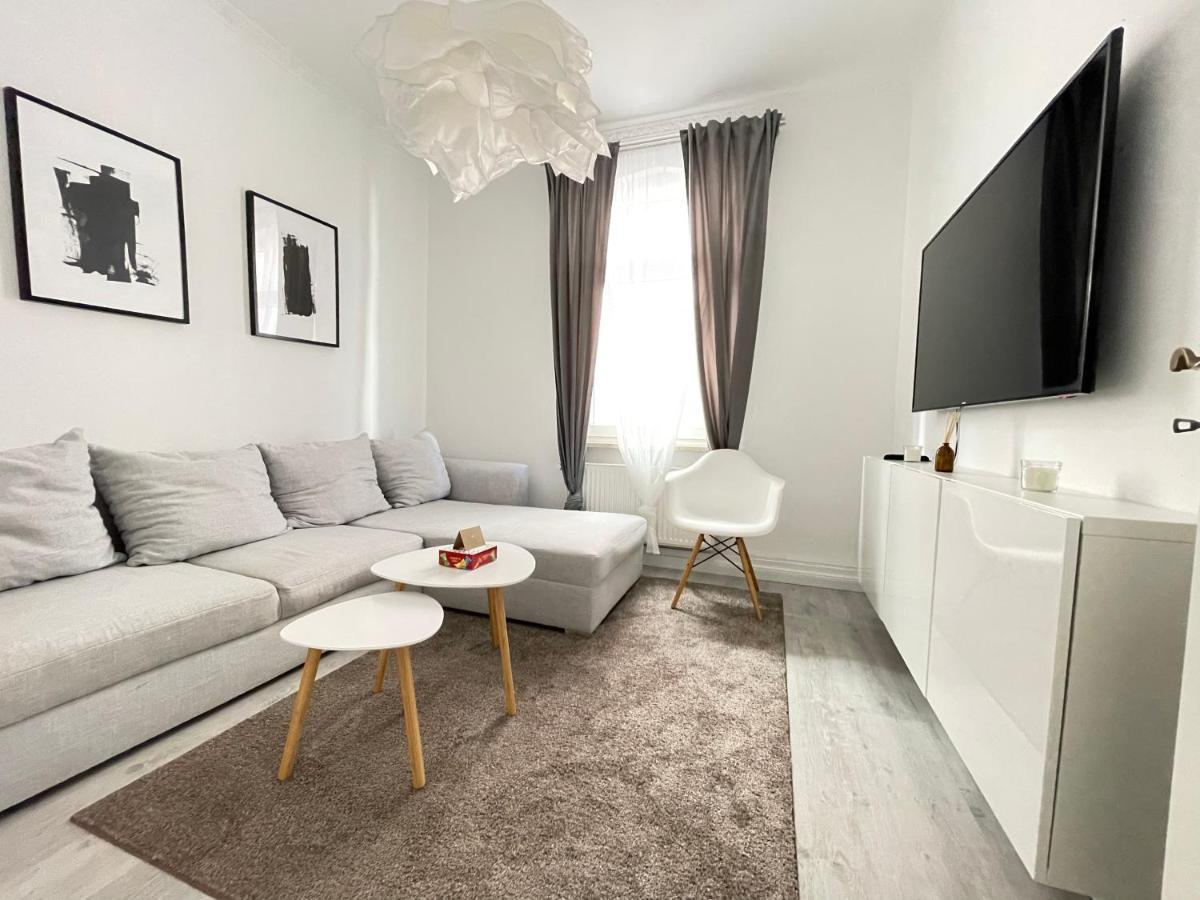 75Qm - 3 Rooms - Free Parking - Mallibase Apartments Hannover Exteriör bild