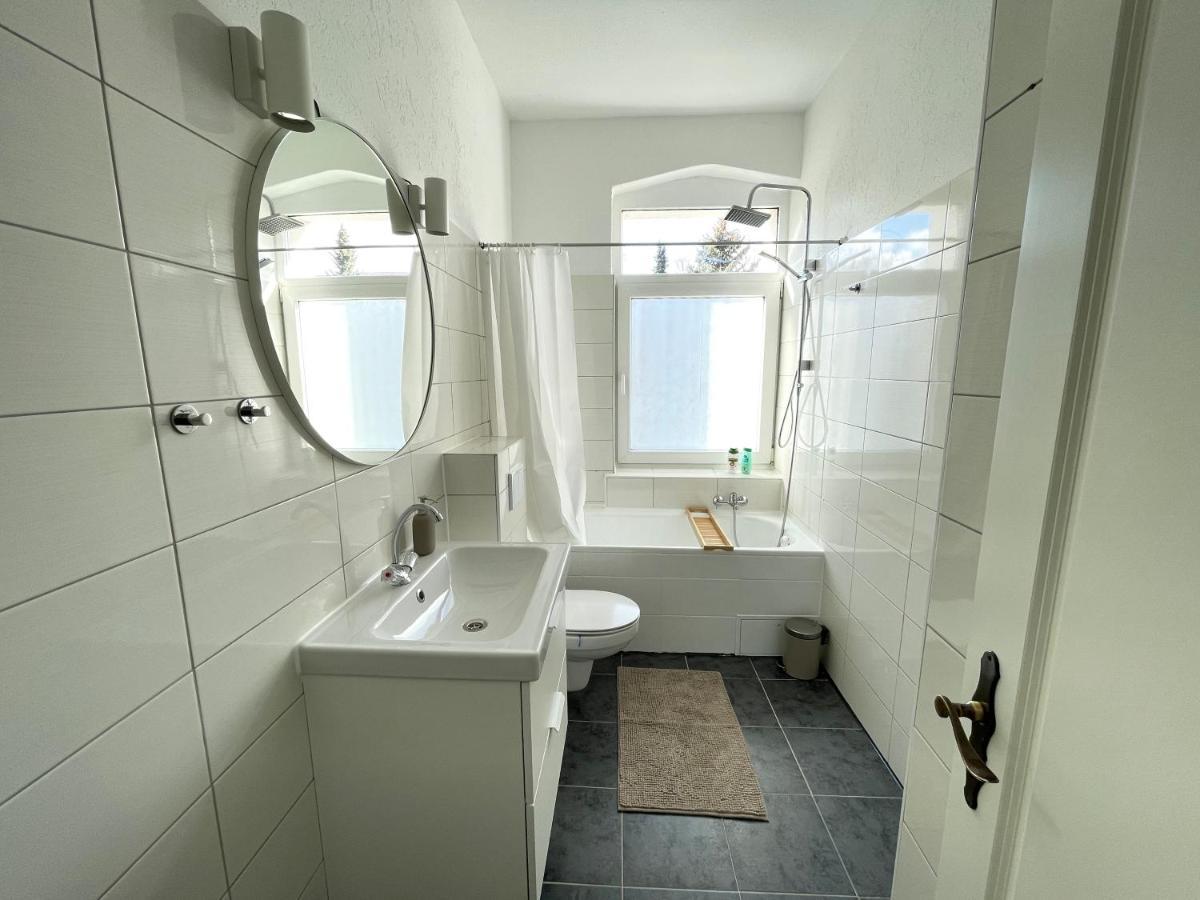 75Qm - 3 Rooms - Free Parking - Mallibase Apartments Hannover Exteriör bild